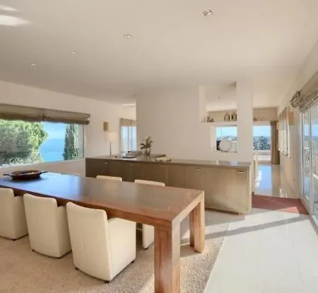 Sleeps 14 Pool Wifi